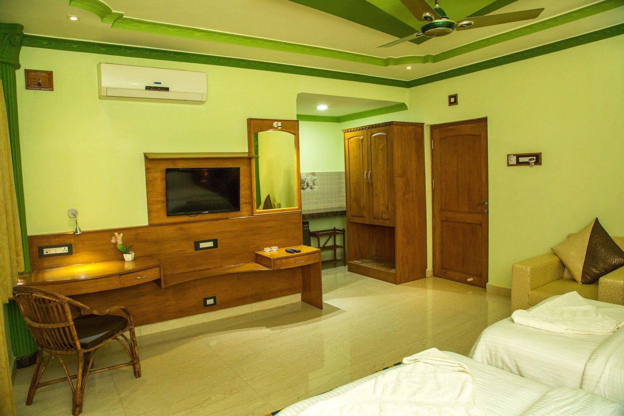 Sea View Resort Patnem Beach Esterno foto